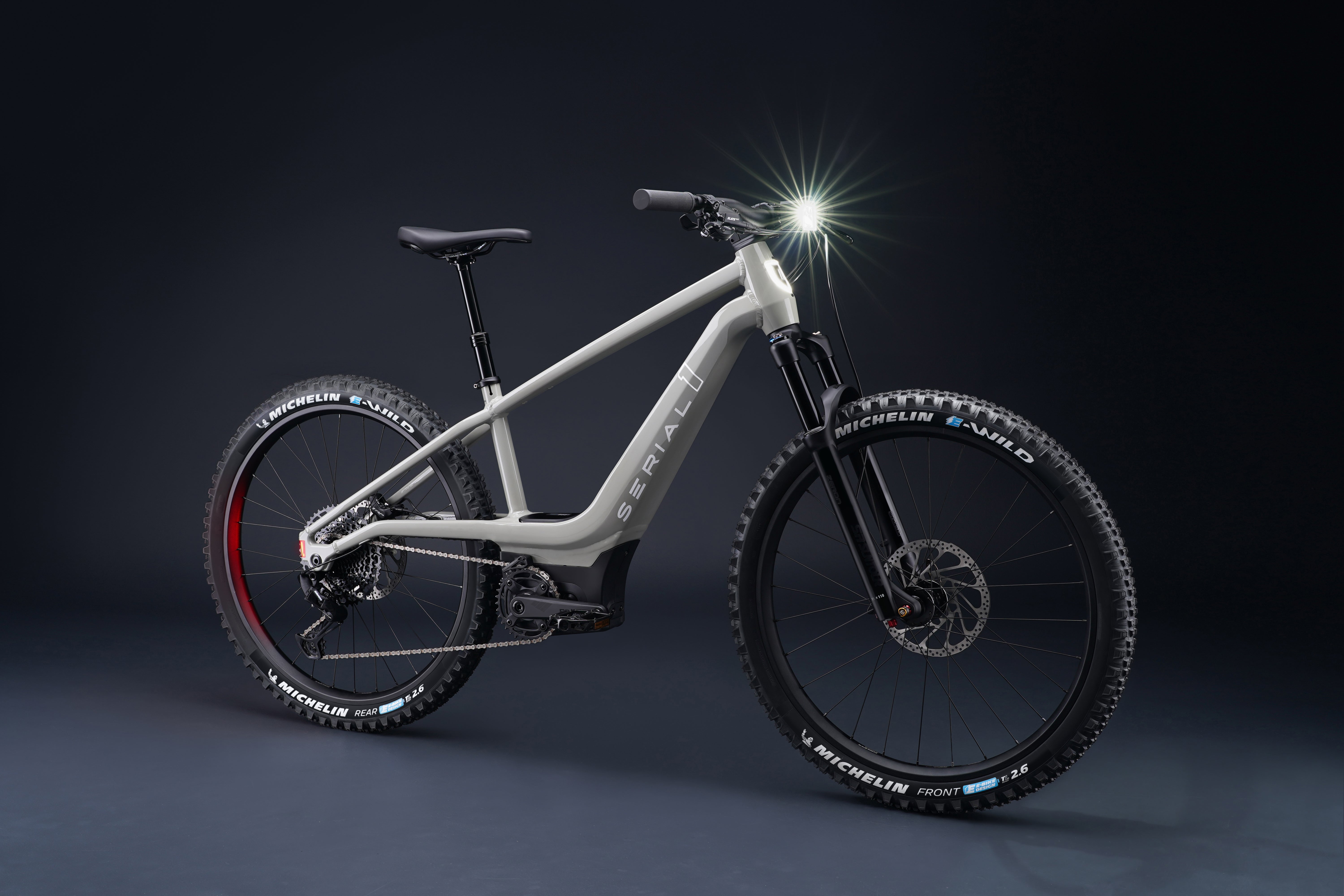 SWITCH/MTN gray featured angle